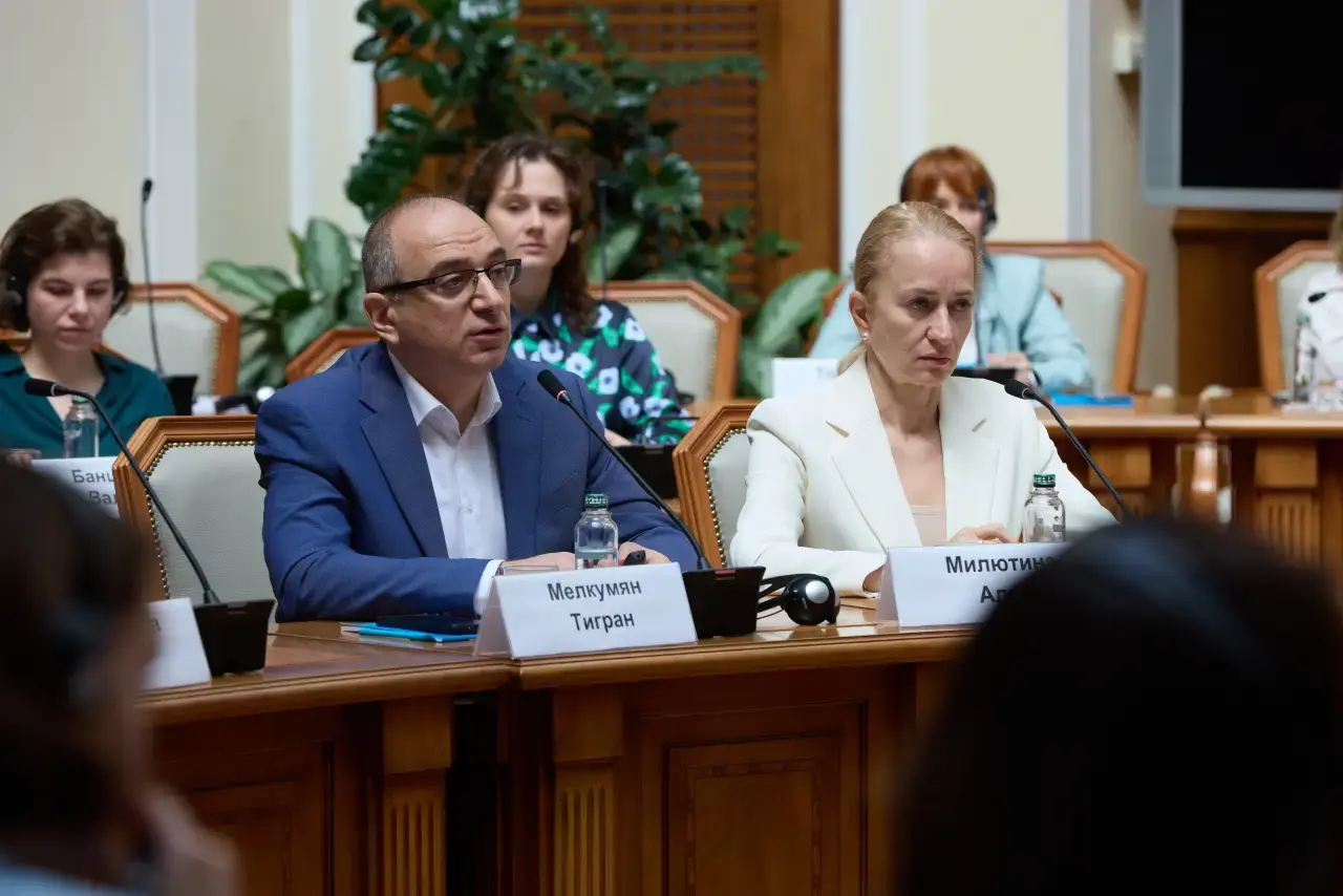 Тигран Мелкумян выступает на конгрессе
